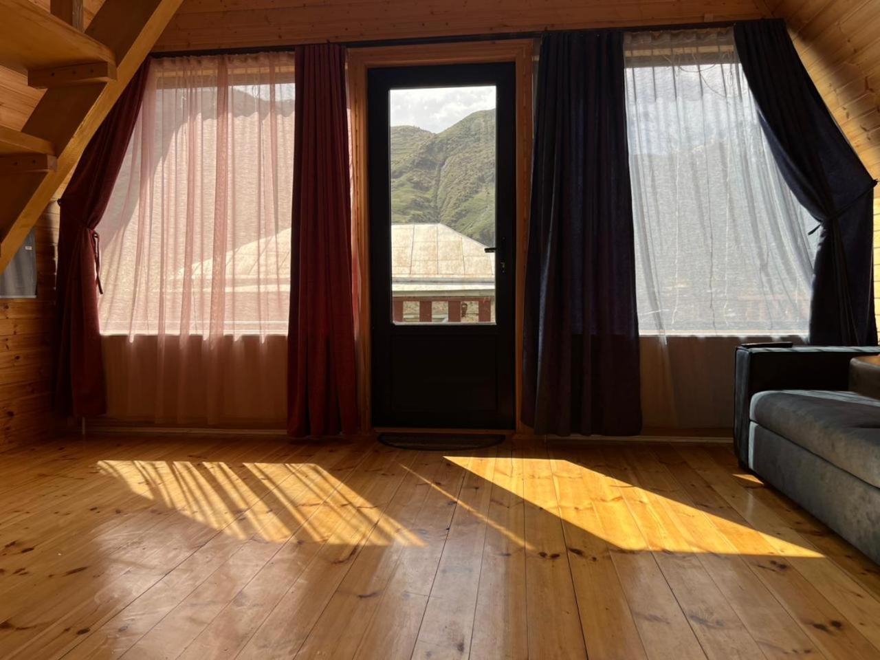 Vaso-Levani Kazbegi Cottage Bagian luar foto